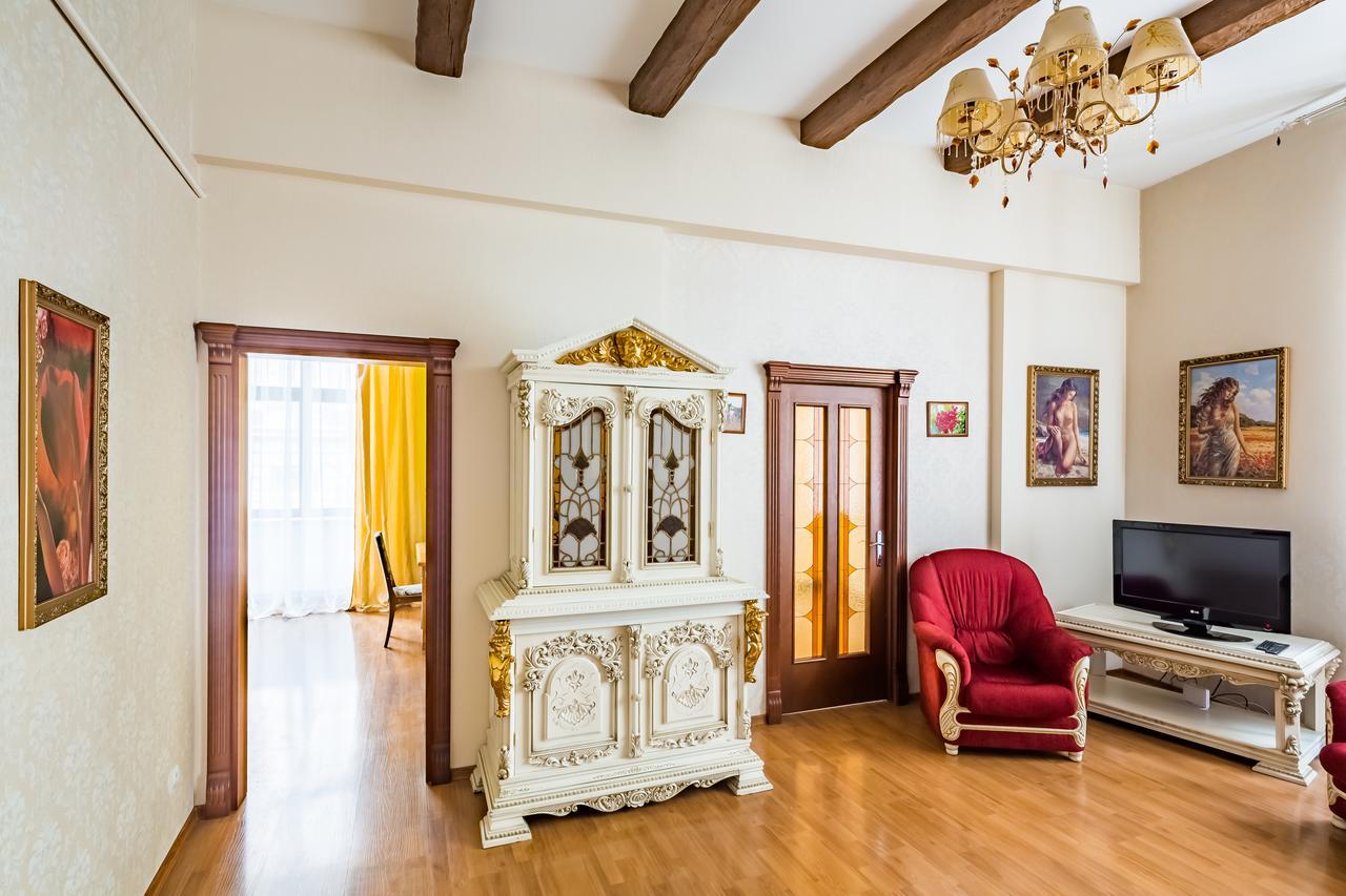 2 Virmens'Ka Apartment ลวีฟ ภายนอก รูปภาพ