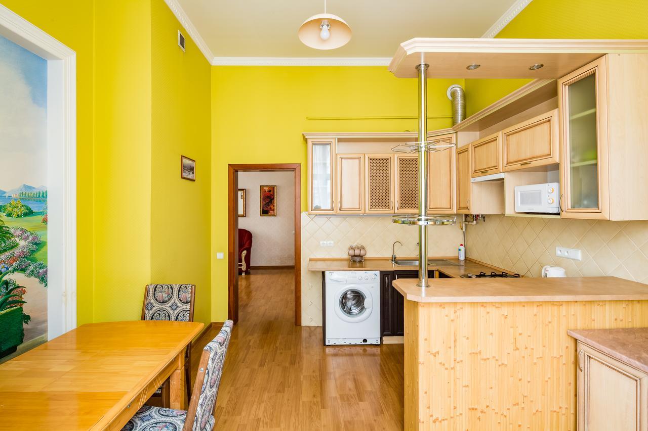 2 Virmens'Ka Apartment ลวีฟ ภายนอก รูปภาพ